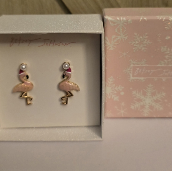 Betsey Johnson Santa Flamingo Earrings! - Picture 2 of 13